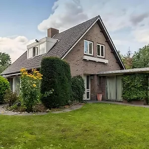 Ground Floor And Twin Bedroom In Luxurious With Beautiful Garden Very Near Tue And Centre Eindhoven